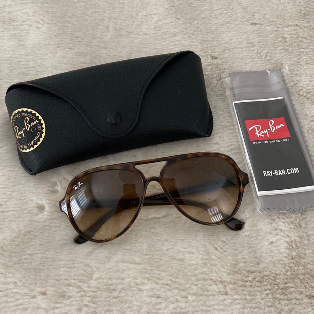 Ray Ban Plastic Aviator Sunglasses